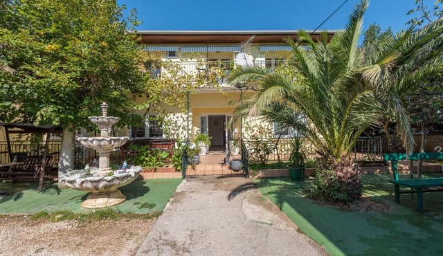 Apartments and Rooms Dragica in Starigrad