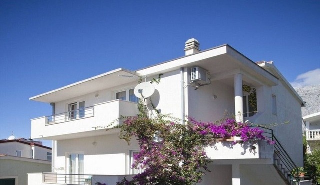 Apartments and rooms Meri, (8554), Baška Voda, hr in Baška Voda