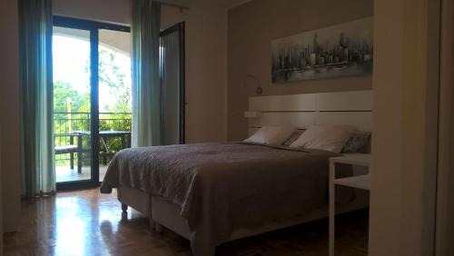 Apartments and Rooms Mofardin