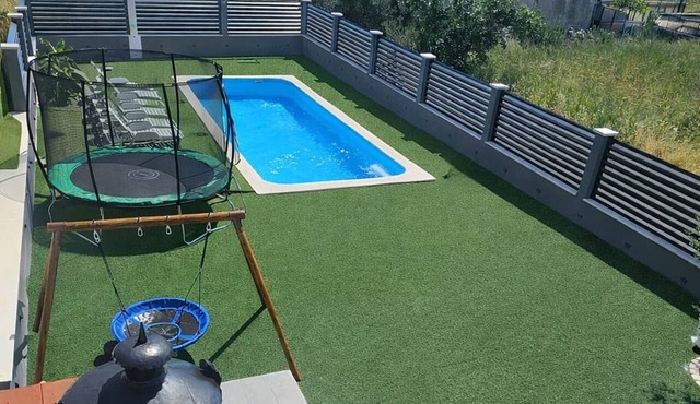 Apartments Andrea - Two Bedroom Apartment with Shared Swimming Pool in Split
