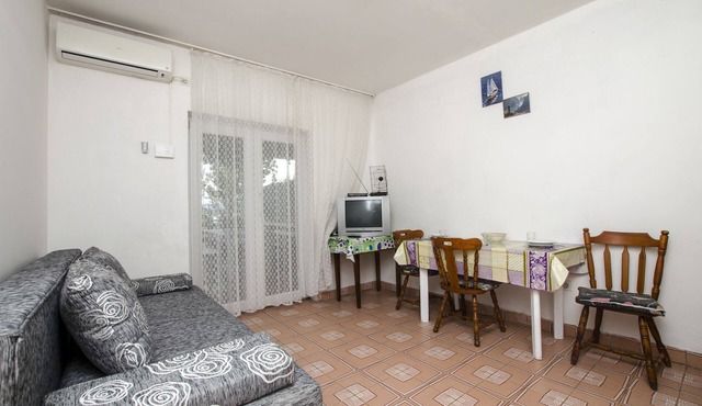 Apartments Anka 20m from the beach (31461-A2) - Duce in Dugi Rat