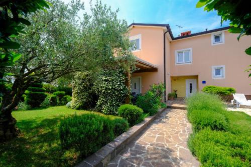 Apartments Antonac in Brtonigla
