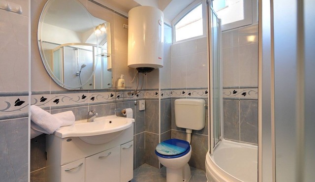 Apartments Barat (73588-A1) - Zminj in Zminj