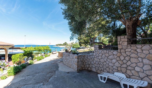 Apartments Beachfront Jakišnica (122481-A1) - Jakisnica