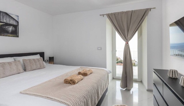 Apartments Bregha - Three Bedroom Apartment with Terrace in Matulji