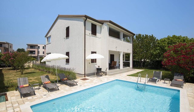 Apartments Heidi with shared Pool (Ap 2) in Nova Vas