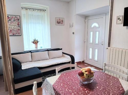 Apartments Jezerane - Studio Apartment in Jezerane