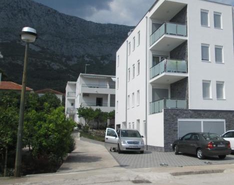 Apartments Lara in Drvenik
