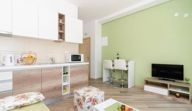 Apartments Marmo - Deluxe One Bedroom Apartment with Balcony and Sea View (Apartman 4) in Mlini