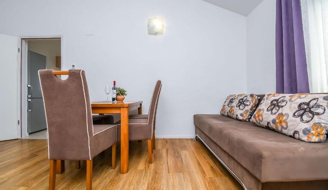 Apartments Mirjana in Nečujam