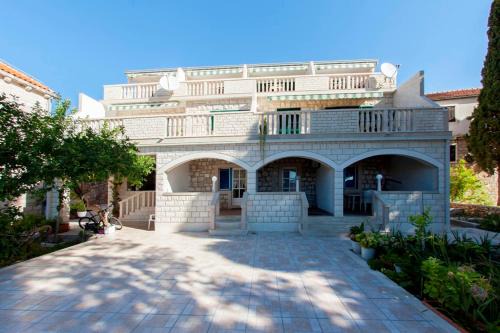 Apartments Paula in Bol