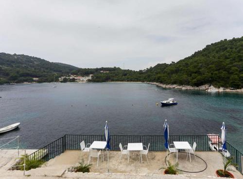 Apartments Posta - Superior One-Bedroom Apartment with Terrace and Sea View - Apartman 7 in Saplunara