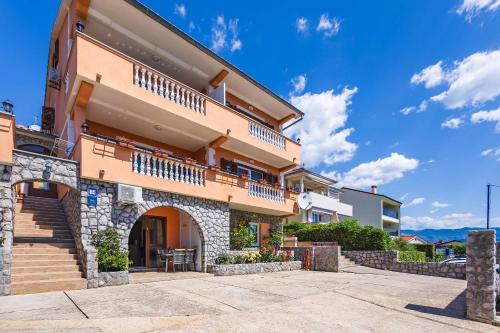 Apartments Rose in Čižići