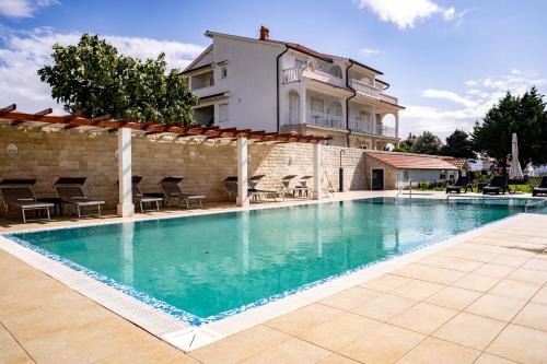 Apartments Stare Brajde in Lopar
