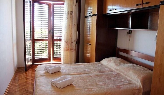 Apartments Stella - Three-Bedroom Apartment with Balcony and Terrace in Dubrovnik