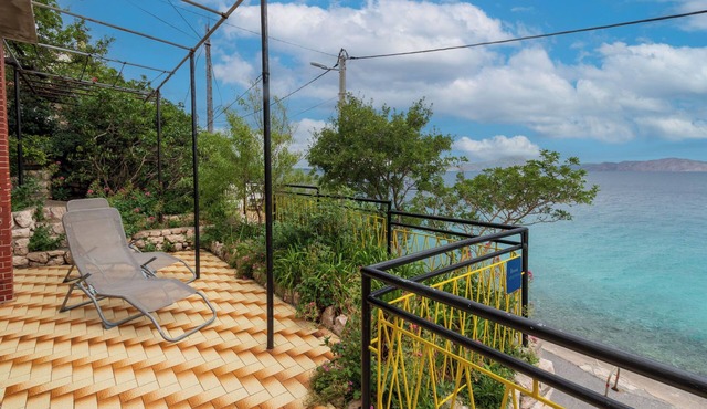Apartments Steps from the Sea (124971-A1) - Donja Klada