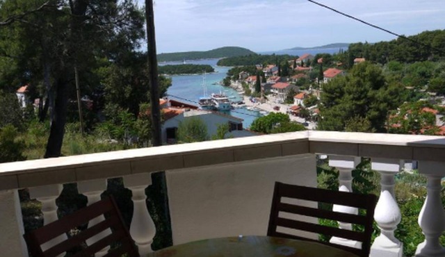 Apartments Vesna (98341-A4) - Maslinica in Maslinica