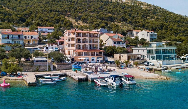 Apartments Villa Ante in Grebaštica