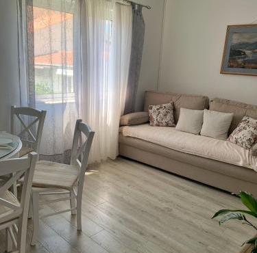 Apartments Villa Antony 2 in Drvenik