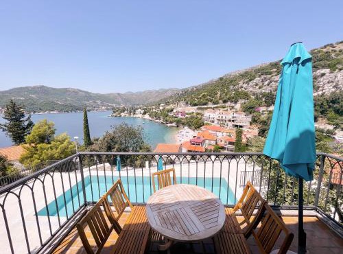 Apartments Villa Marijeta with Free Parking in Zaton