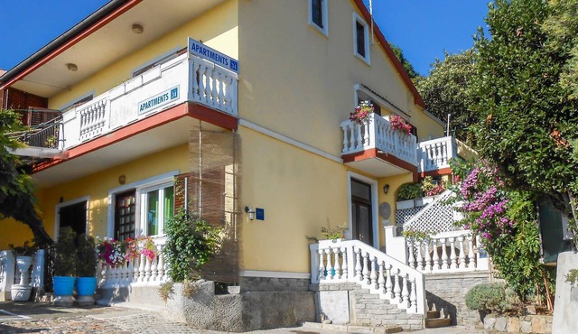 Apartments Vladislav (86331-A2) - Opatija