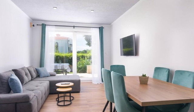 Apartments Vujina - One Bedroom apartment and Balcony in Kastel Stafilic
