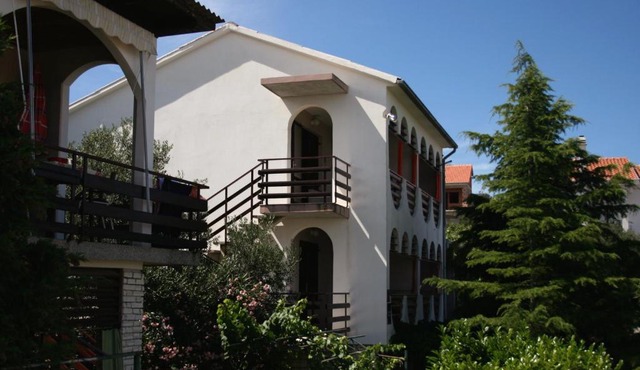 Apartments with a parking space Murter - 5102 in Betina
