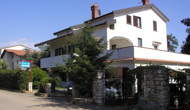 Apartments with parking space Karigador, Novigrad - 2534 in Karigador