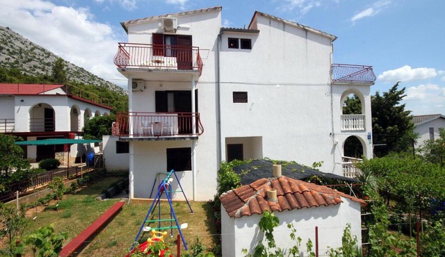 Apartments with parking space Starigrad, Paklenica - 6431 in Starigrad