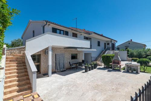 Apartments with parking spaces ski, Marcana - 24578 in Krnica