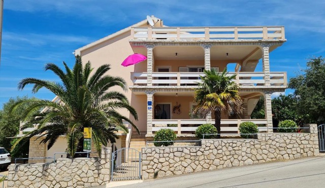 Apartments with parking space Lun, Pag - 4062 in Lun