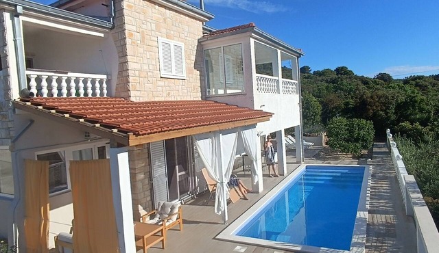 Apartmentsolta Delia Groundfloor. Pet friendly 🤗 Mega Grand Apartment 90m2 in Nečujam