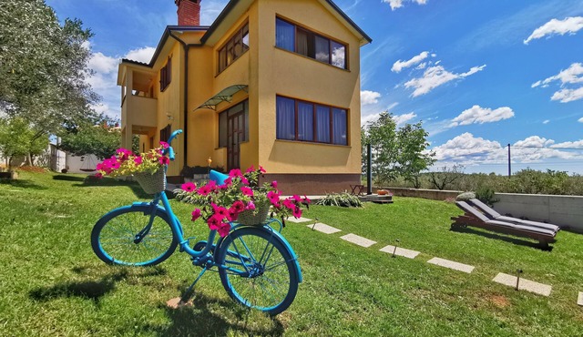 Artemis - Markovac Višnjan, cozy apartment with large garden and hot tub
