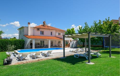 Awesome Home In Frkeci
