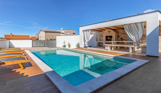 Awesome home in Galizana in Galizana