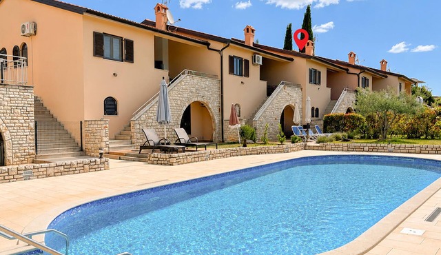 Awesome home in Kastelir with swimming pool in Kastelir