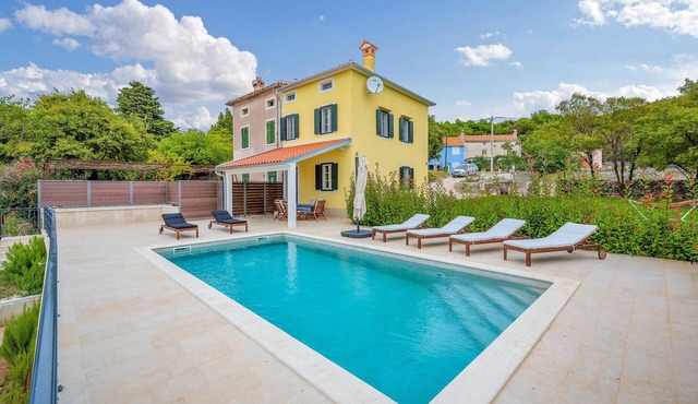 Awesome home in Koromacno