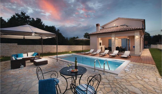 Awesome Home In Krsan With Wifi