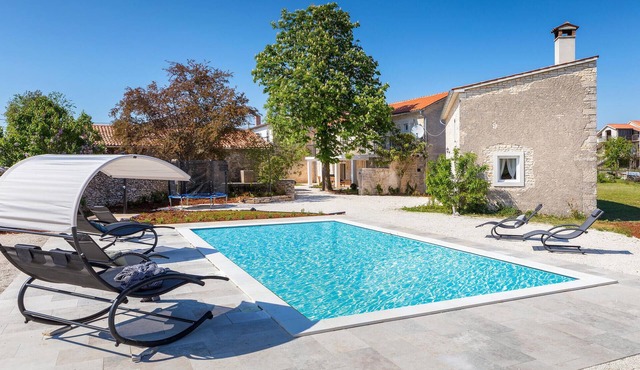 Awesome home in Modrusani