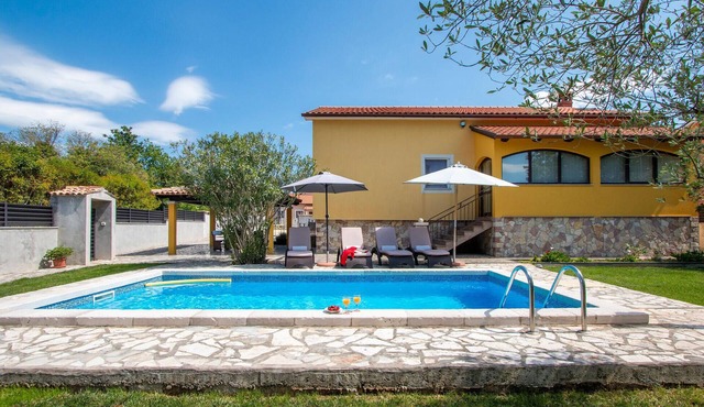 Awesome home in Svetvincenat in Svetvincenat