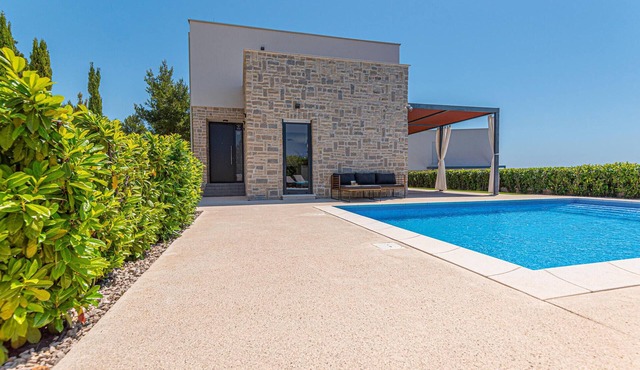 Awesome home in Tribunj with private swimming pool, can be inside or outside in Tribunj