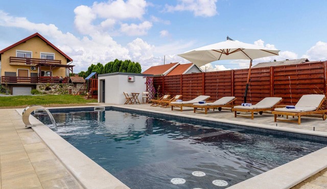 Awesome home in Velika with heated swimming pool in Velika