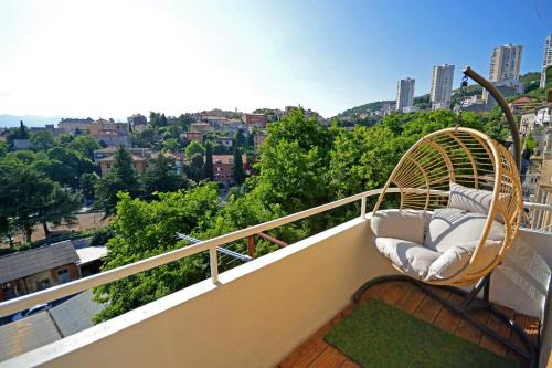 Balcony 4 bedroom apartment by Book-Rijeka in Rijeka