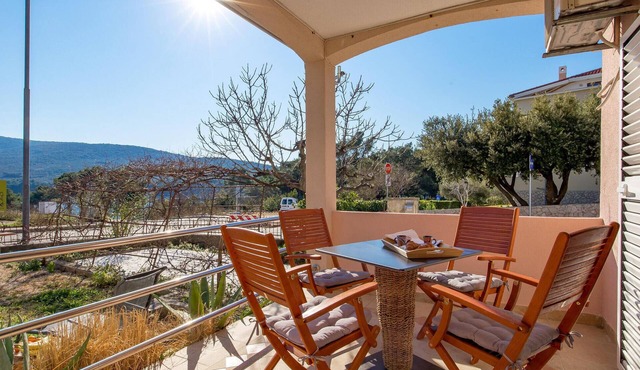 Beach front apartment in Cres with WiFi in Cres