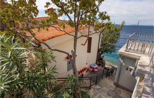 Beach Front Apartment In Starigrad With Wifi in Starigrad