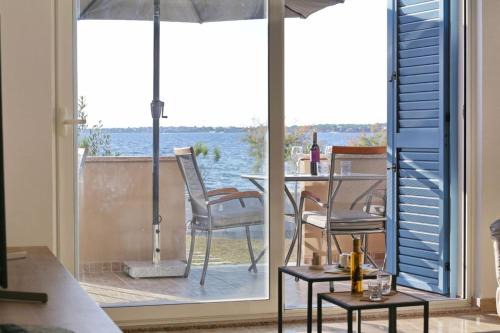 Beach front Holiday home Victoria in beautiful nature - by TA Leut Agency in Zaton