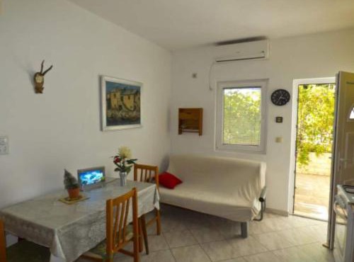 Beachfront Apartments Pla a - Two Bedroom Apartment A4 in Ivan Dolac