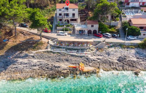 Beachfront Villa Tempera with Seaview in Blato