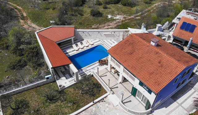 Beautiful 3-bedroom villa with AC in charming Korušce in Korušce