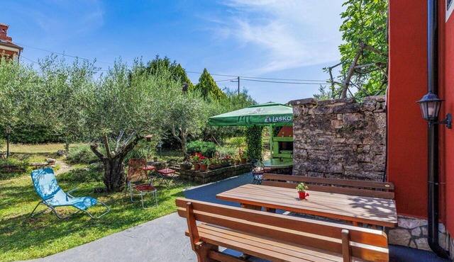 Beautiful apartment for 2 guests with WIFI, A/C, TV, terrace and pets allowed